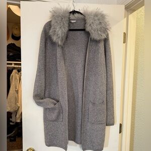 Sioni Gray Sweater with Faux Fur Collar